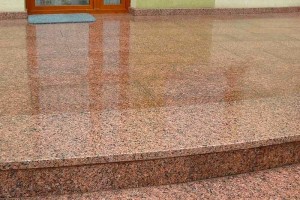 Граніт - натуральний камінь, широко використовуваний в якості оздоблювального матеріалу