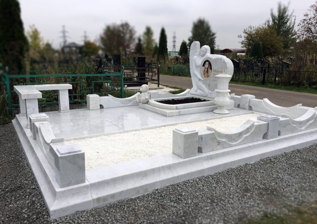 Памятники из мрамора 